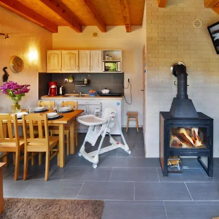 Comfortable Homes Close To The * 波波林