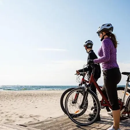 Comfortable Homes Close To The 度假居 *