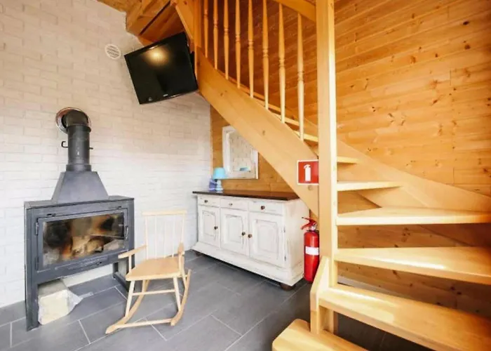 Comfortable Homes Close To The * Bobolin