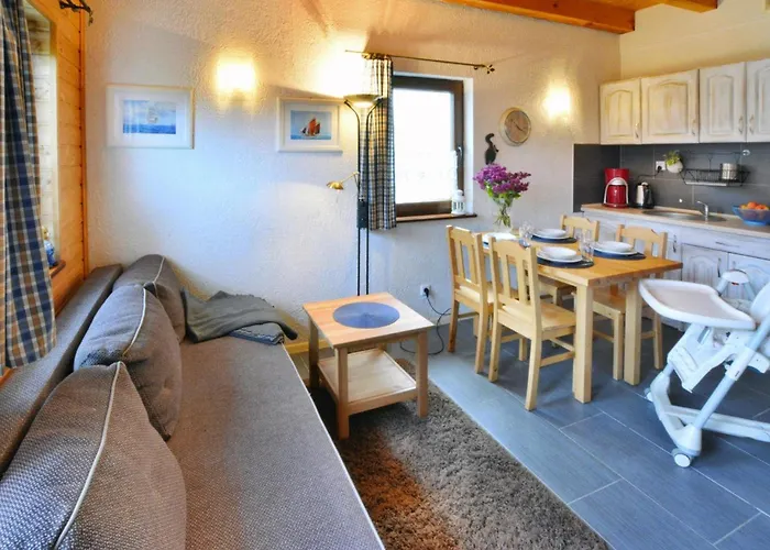 Comfortable Homes Close To The Bobolin